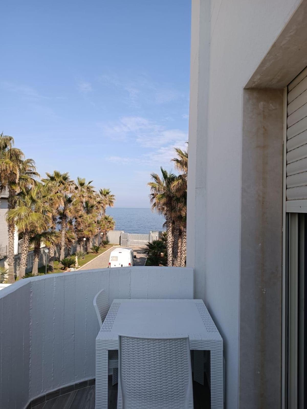 Bed and Breakfast Casa Al Mare Luxury Bari Esterno foto